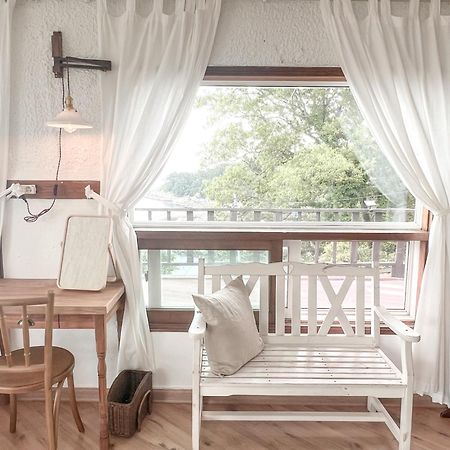 Country House Exclamation Mark & Comma Namhae Exterior photo