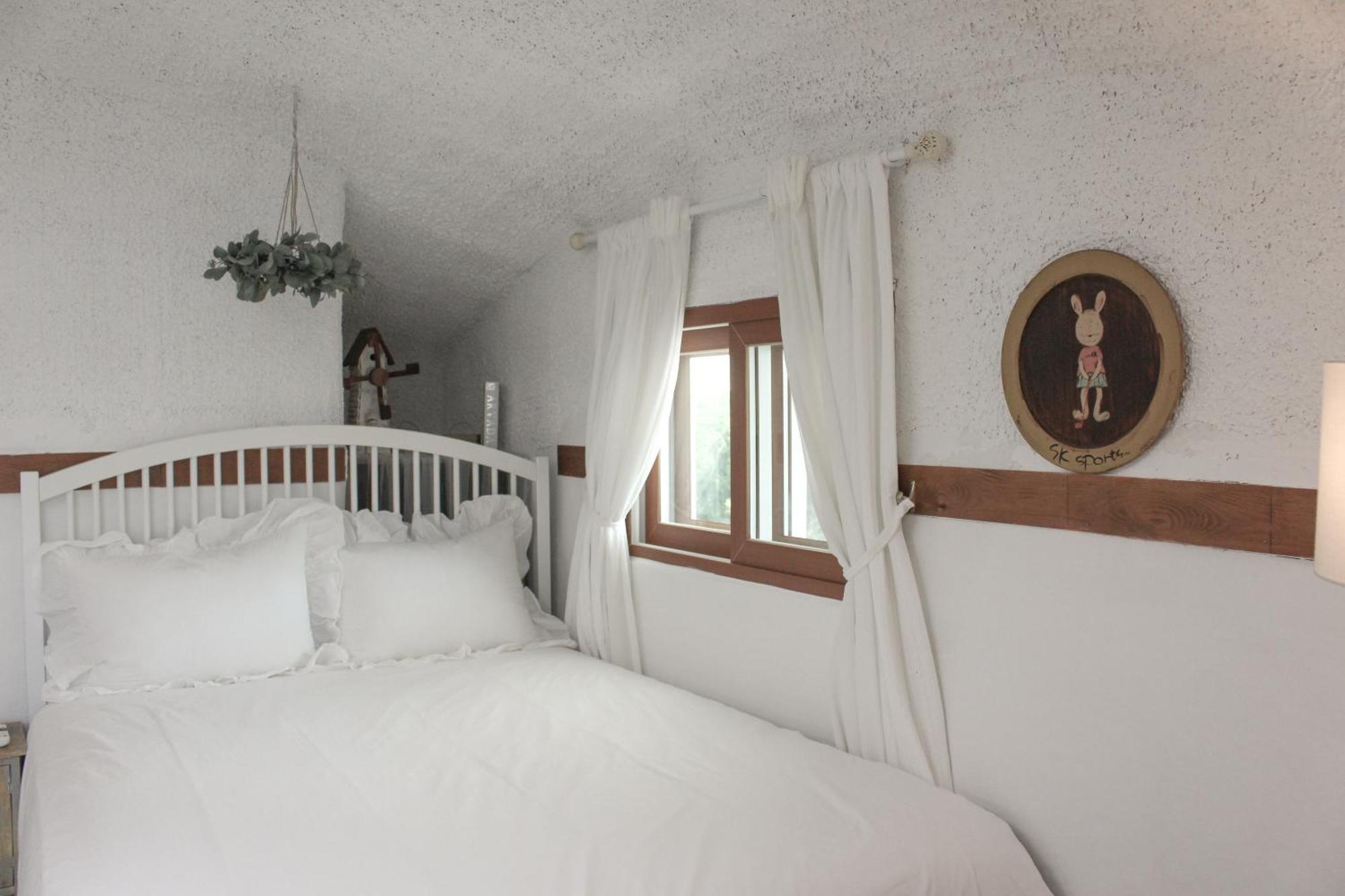 Country House Exclamation Mark & Comma Namhae Exterior photo